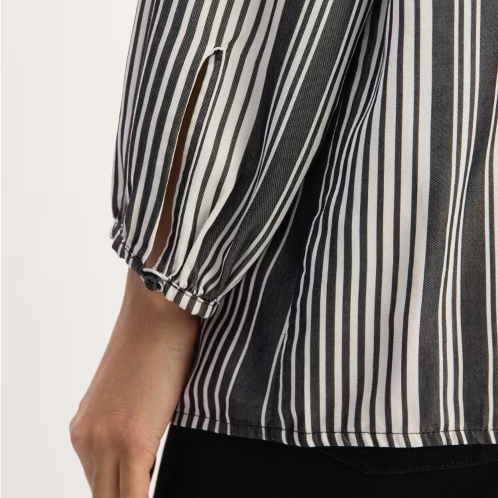 NWT Everlane Gathered Shirt in Butterlite, Black/Bone, S - Picture 3 of 6